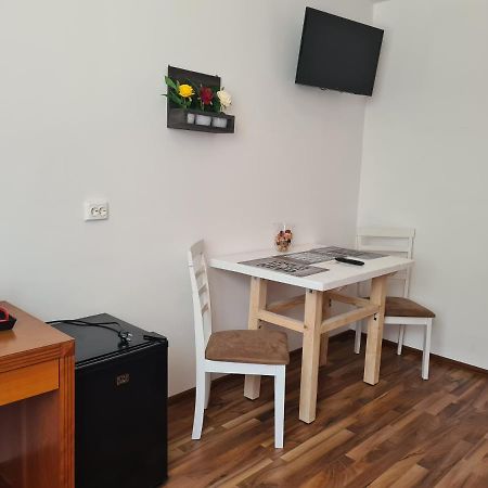 Luca'S Studio 3 ,Close To Therme Bucharest, Airport Otopeni Balotesti Ngoại thất bức ảnh
